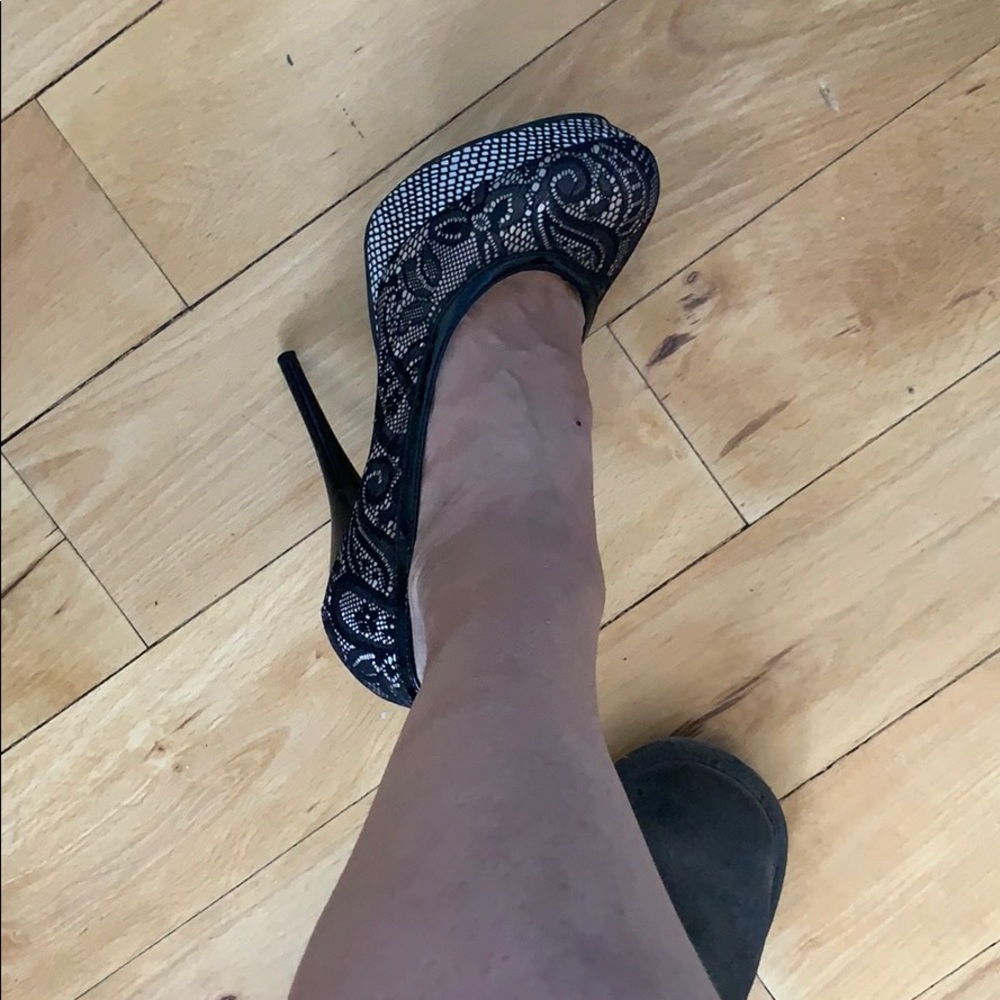 Ladies Shoes - Picture 7 of 10